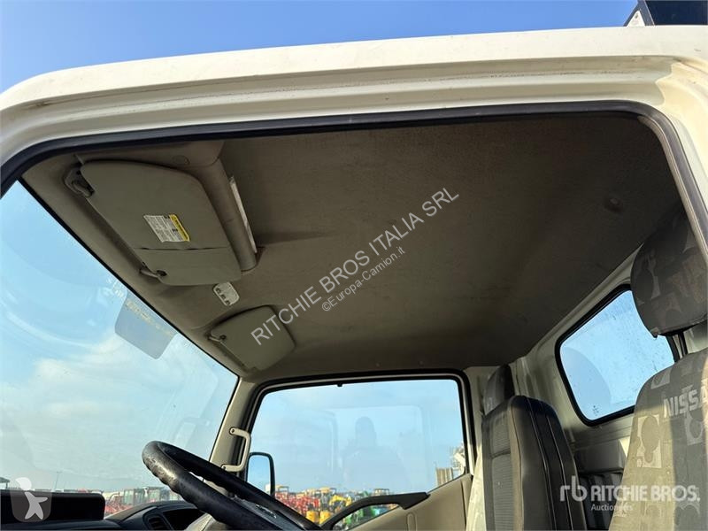 Lastbil Nissan PNT205 NHD 18.1 m on Nissan...