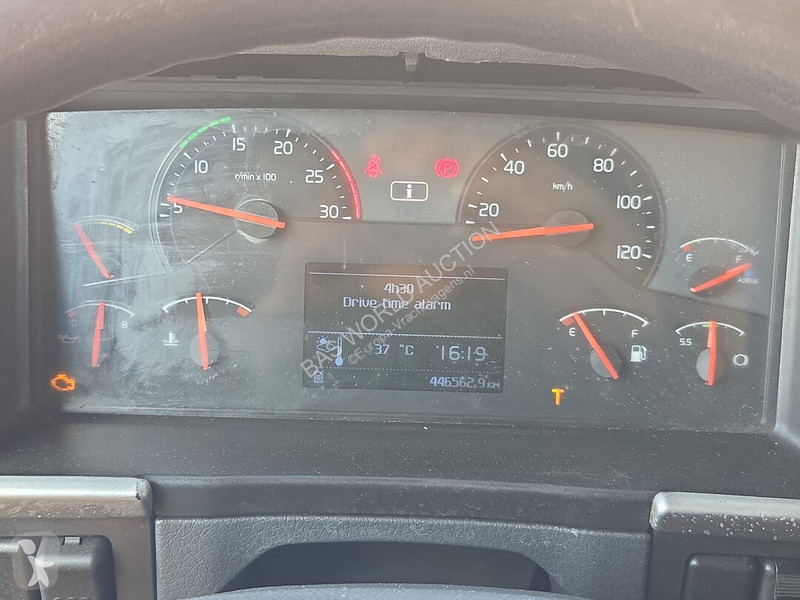 Camião Volvo 330