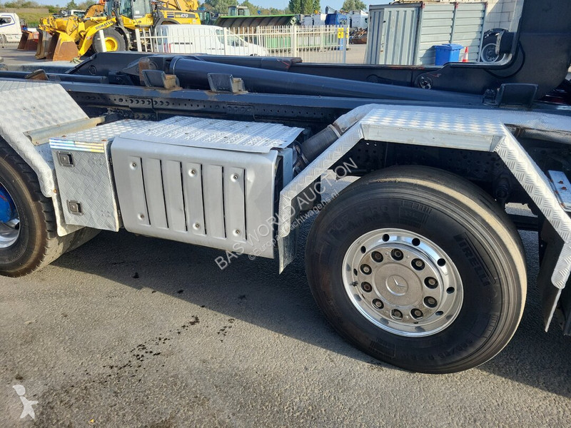 Lastbil Mercedes 3245