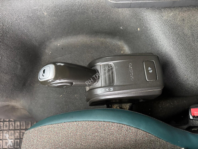 Kamion Volvo 330 6X2 EURO 6 + FRIGOBLOCK +...