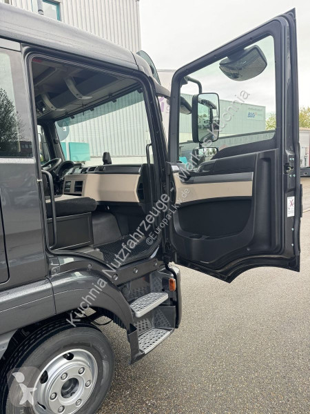MAN 8.220 BL Koffer 6m Langes Haus LBW 1,5t truck