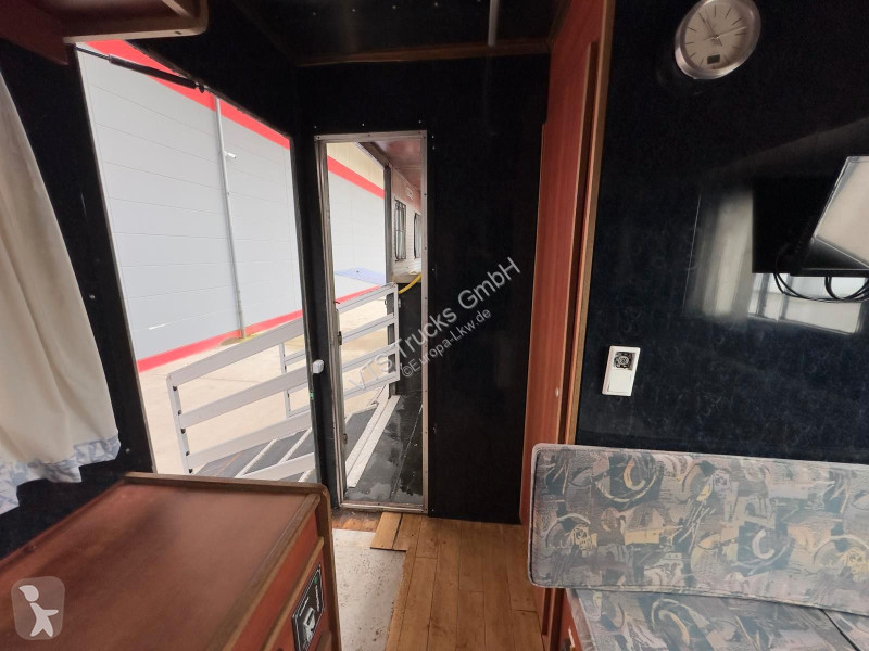 Kamion Mercedes 1017 L 4x2 BL Pferdetransporter...