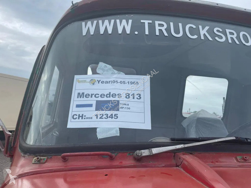 Vrachtwagen Mercedes + Manual + Kipper + 4x4
