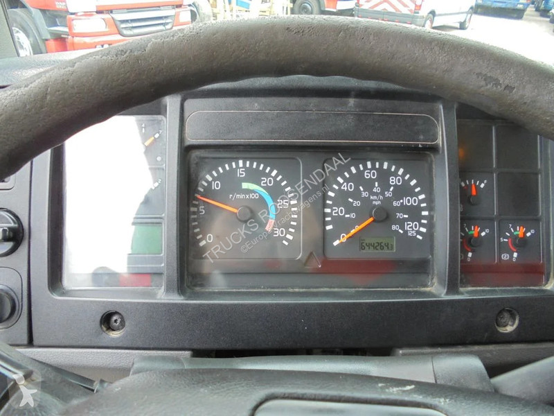 Kamion Volvo 220 + Manual + HMF 150 crane