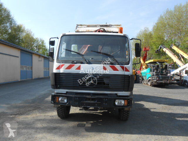Kamion Mercedes Allradkipper mit Kran MB AK