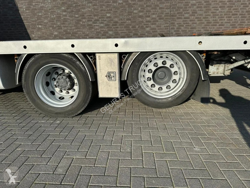 Camión DAF CF 450 8X2 OPRIJWAGEN/MACHINE...