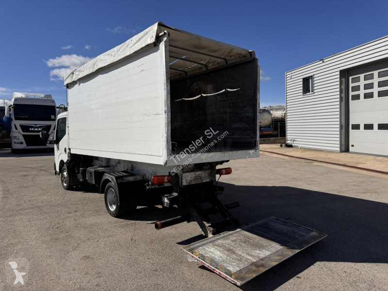 Camion Nissan NT 400 CABSTAR ZAARBU