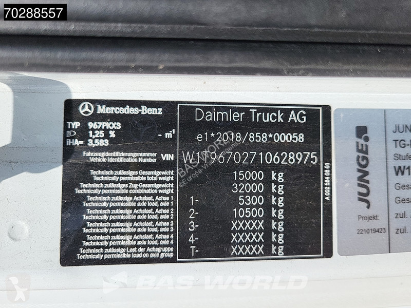 Kamion Mercedes 1527 4X2 15tonner LOW Mileage!...