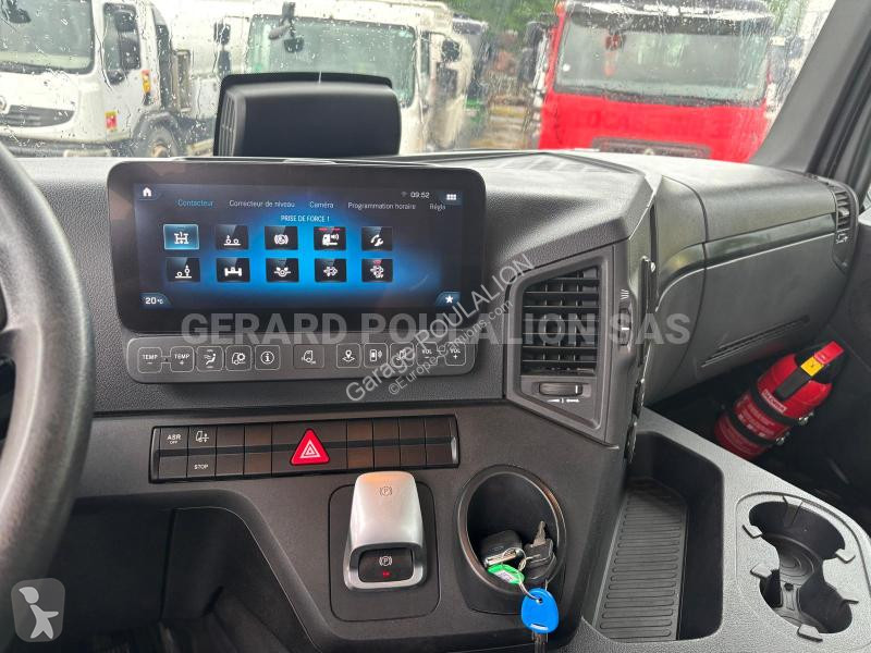 Kamion Mercedes 8x4 AVEC GRUE HIABX-325HIPRO...