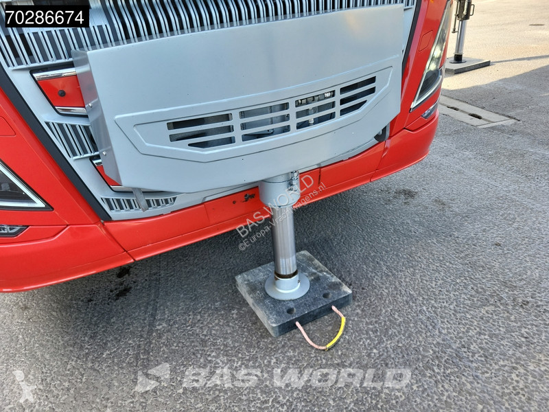 Vrachtwagen Volvo 650 8X2 HMF 7020K-RCS Crane +...