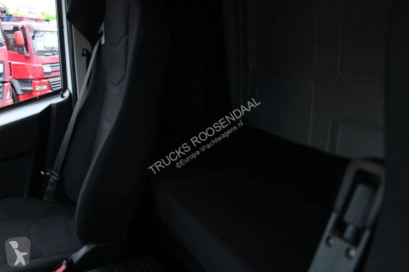 Kamion Iveco 120E21 + euro 6 + lift +...