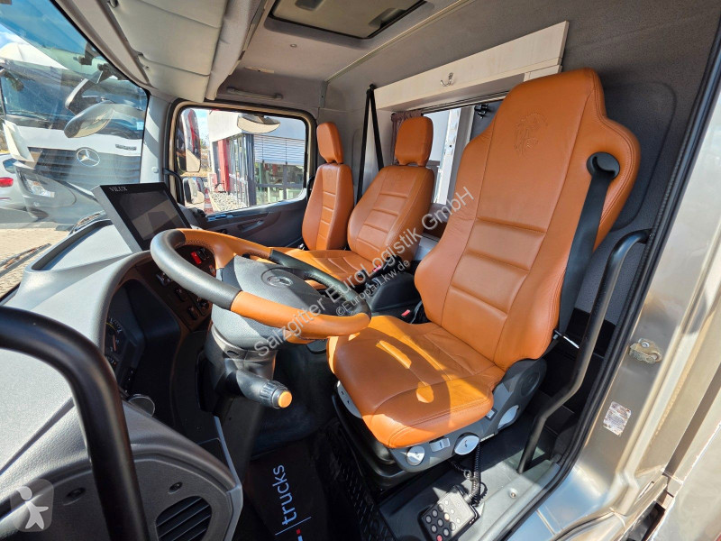 شاحنة Mercedes 818L