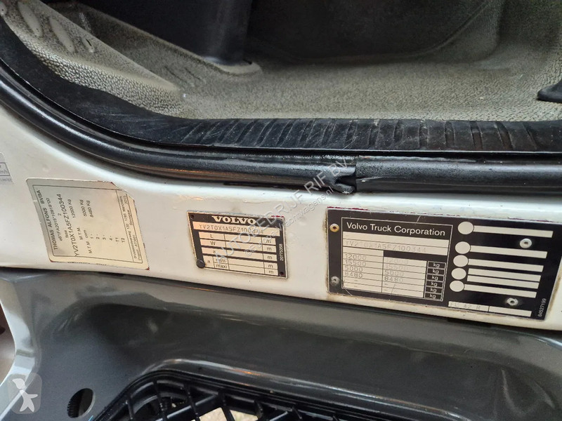شاحنة Volvo 250 E6 DoKa 7 Sitze/ Abschlepp/...