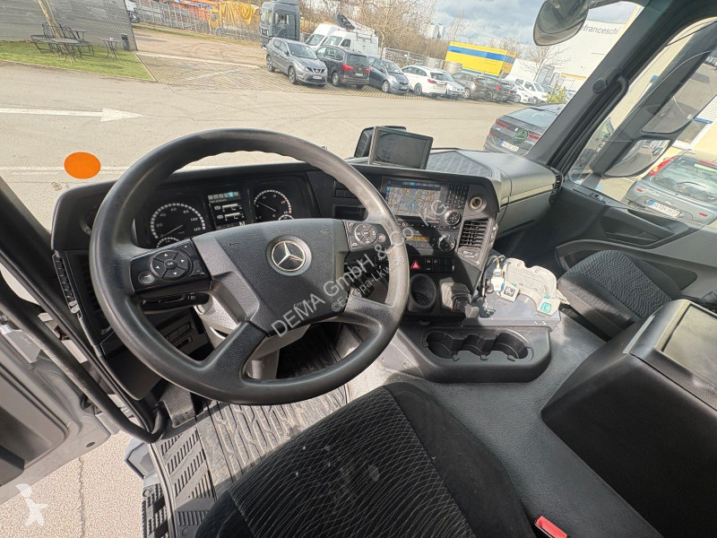 شاحنة Mercedes...