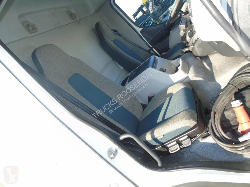 شاحنة Volvo 14.210 + ATP/FRC + CARRIER + LIFT +...