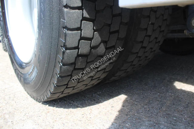 شاحنة Volvo 280 + CARRIER + ATP/FRC + LIFT...