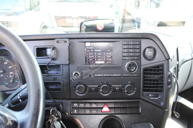 شاحنة Mercedes 1924 + THERMO KING 1200 + LIFT +...