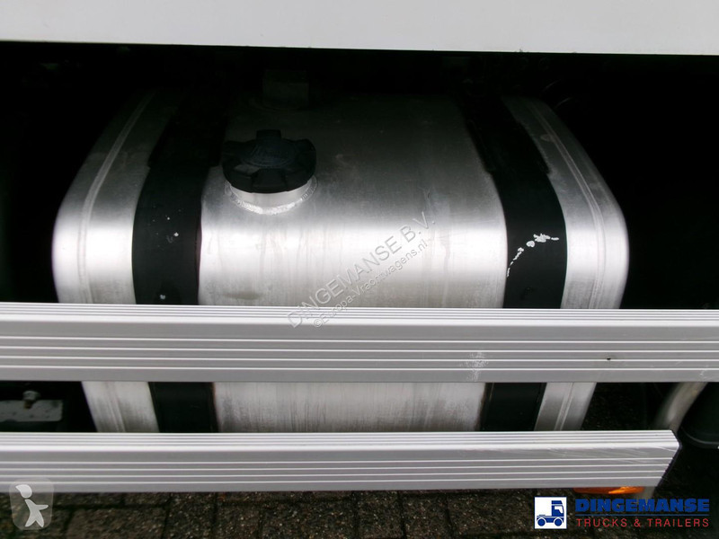 شاحنة Renault 270 4x2 fuel tank 13.8 m3 / 4 comp