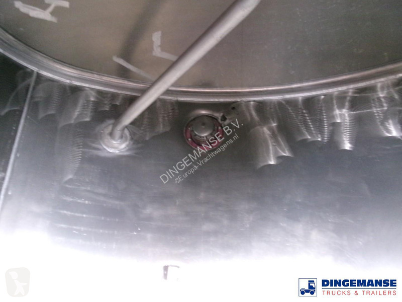 شاحنة Volvo 380 6X2 fuel tank 20.6 m3 / 4 comp