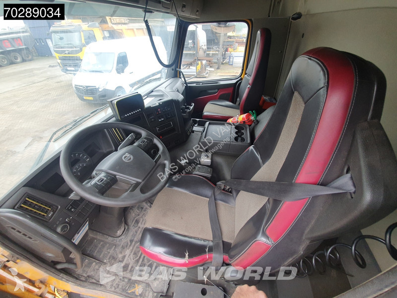 شاحنة Volvo 520  8X4 32m3 AJK Pusher Big-Axle...
