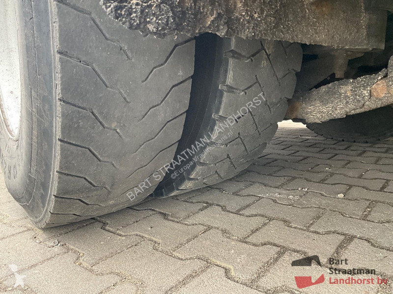 Lastbil Ginaf X6 4142 CF 8x2 met 22 m3...