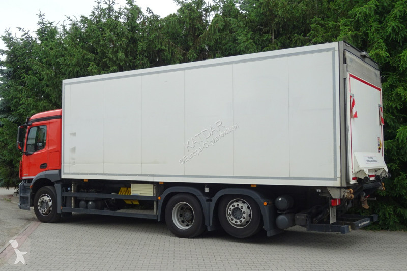 شاحنة Mercedes 2840 Syp euro 6 chłodni 3 osie...