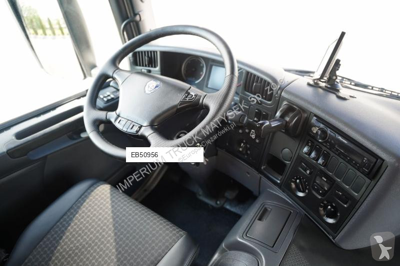 شاحنة Scania P 440 / 8x4 / WYWROTKA 2 STRONNA /...
