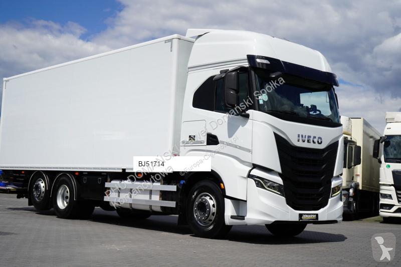 Ciężarówka Iveco / 420 / E 6 / KONTENER + WINDA...