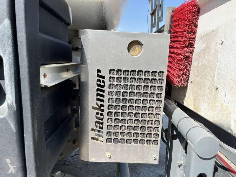 شاحنة Mercedes  AXOR 1833 4X4