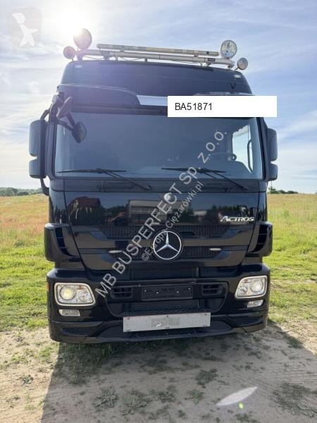 شاحنة Mercedes 3332