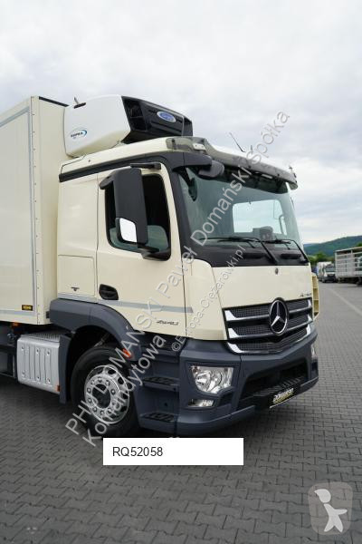 Vrachtwagen Mercedes / TANDEM