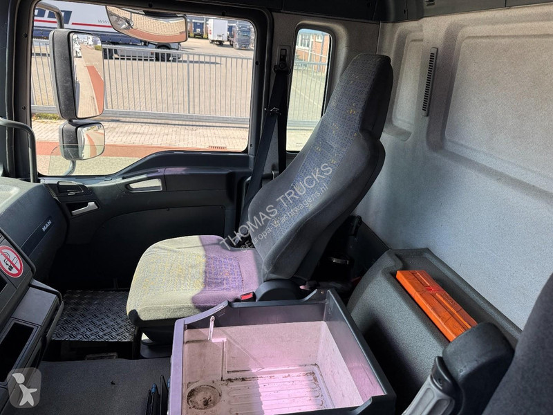 Vrachtwagen MAN 26.313, Fuel, 5 compartments,...