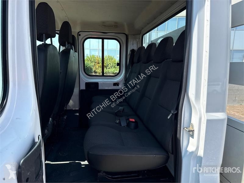 Camión Opel 2.2 103 KW DOKA Crew Cab Flatbed Truck