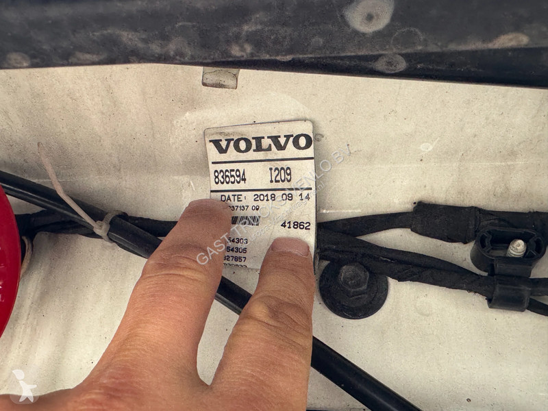 Volvo 500 6x2*4 WB 4.80 Globetrotter VIN KA truck