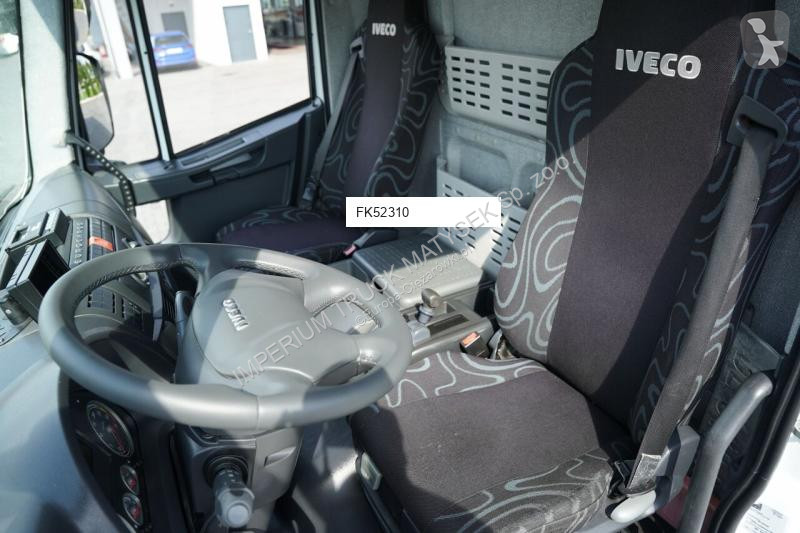 Camión Iveco EUROCARGO  / 4x2 / CHŁODNIA 5,8 M...