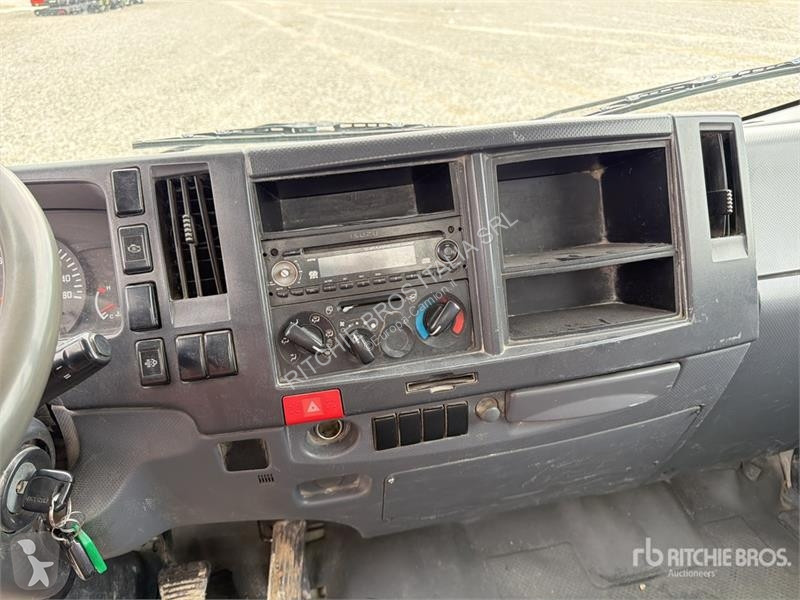 Kamion Isuzu S/A Dump Truck