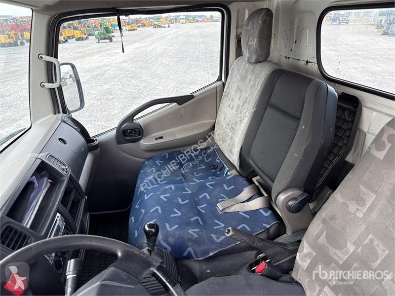 Camion  PNT205 NHD 18.1 m on Nissan Cabstar...