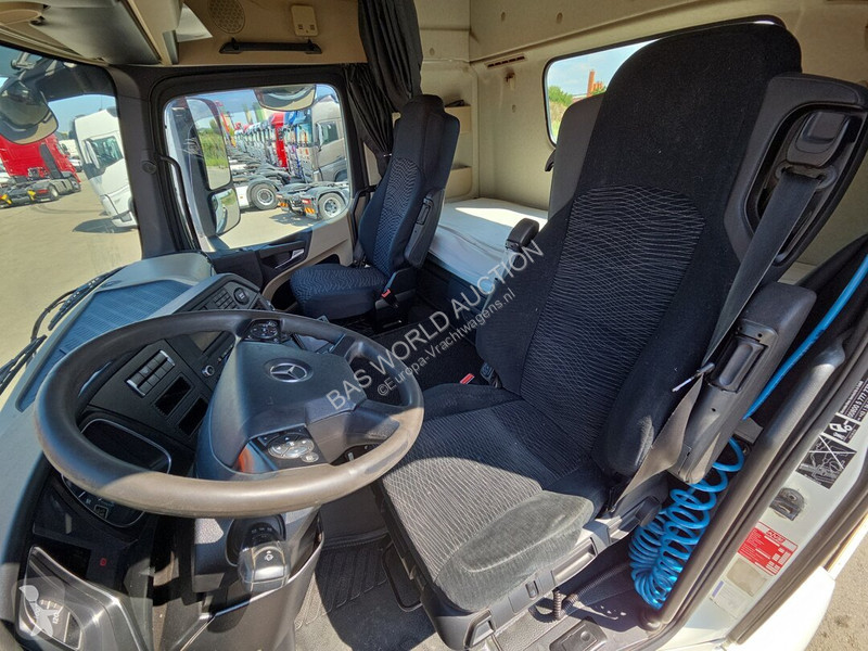 شاحنة Mercedes 2545