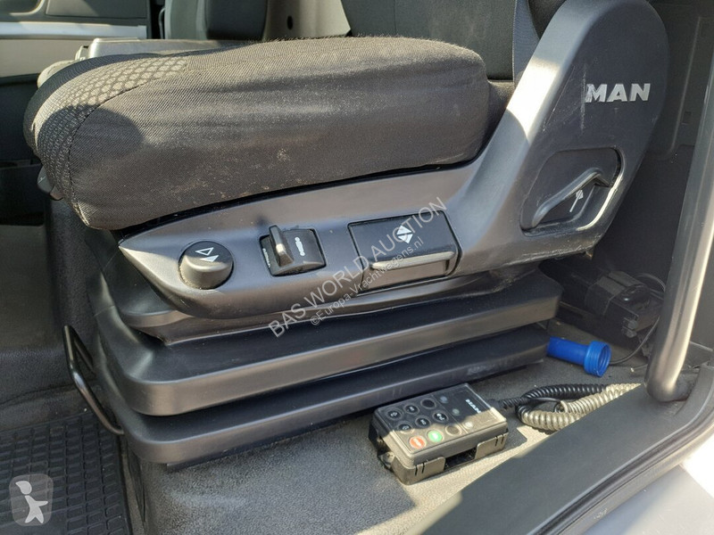 Camião MAN 12.220