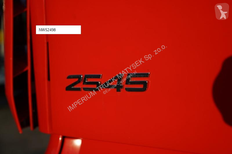 Грузовик Mercedes 2545