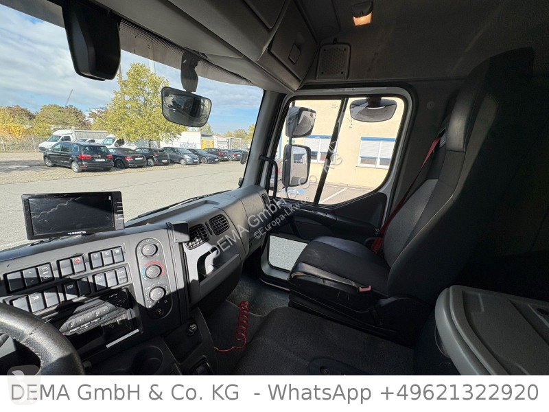 Renault...