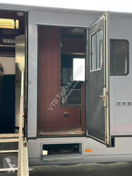 Kamion Mercedes 1017 L 4x2 BL Pferdetransporter...
