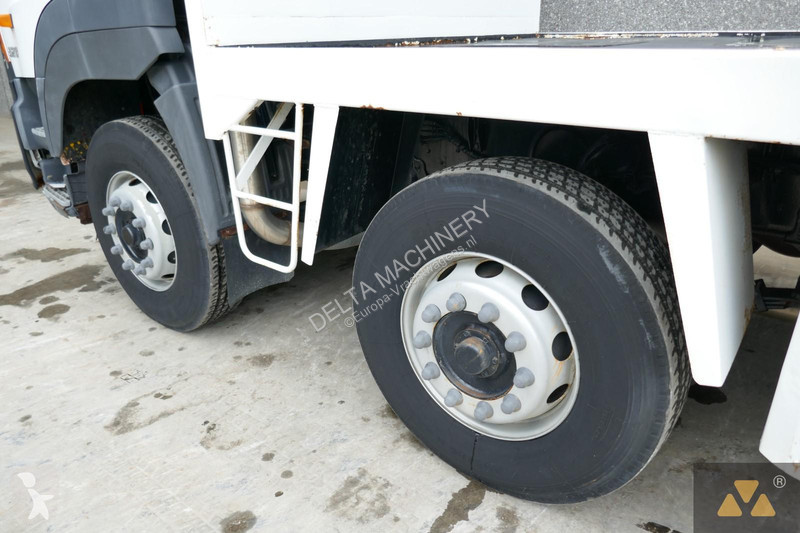 Camion Hino FY crane