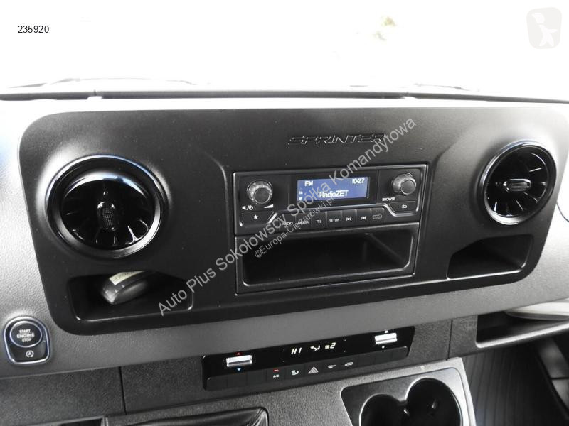 Kamion Mercedes SPRINTER KONTENER WINDA 8 PALET...