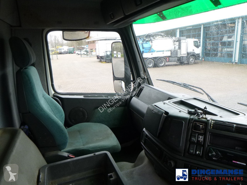 Lastbil Volvo FM7 290 6X4 RHD vacuum tank 13.7 m3