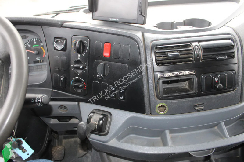 Vrachtwagen Mercedes 1833 + tipper + manual
