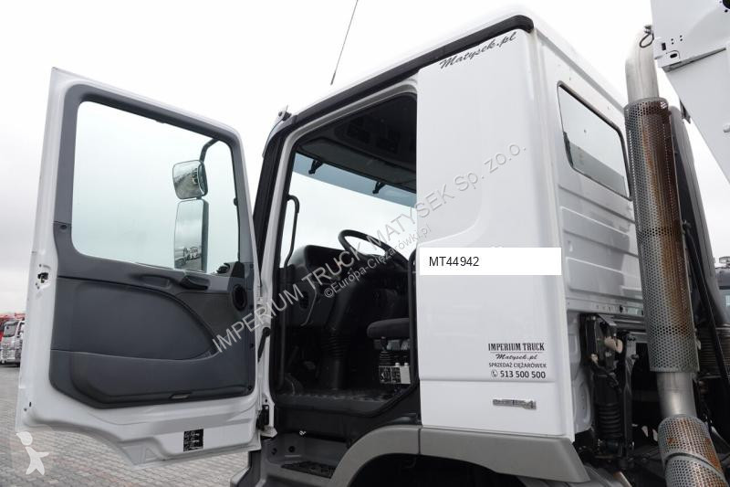 Camião Mercedes ACTROS 3336