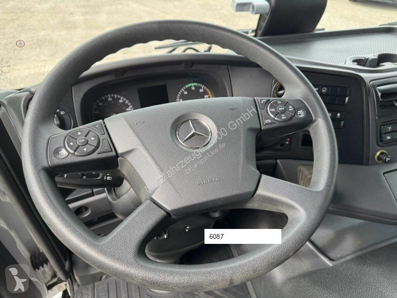 Kamion Mercedes 1227