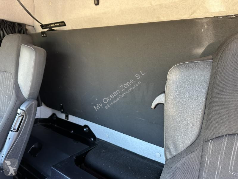 شاحنة Mercedes 2535