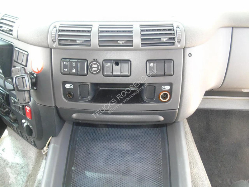 شاحنة DAF 220 + CARRIER + EURO 6 + LIFT